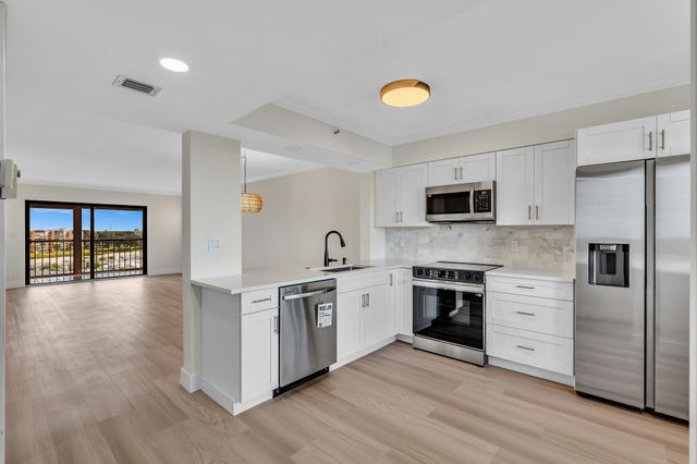 7076 Huntington Lane 803, Delray Beach, FL 33446