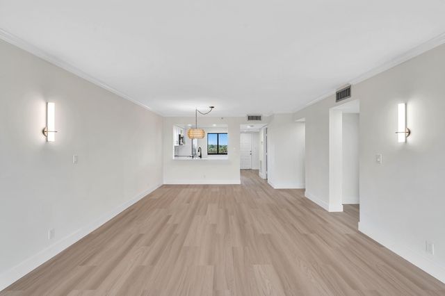 7076 Huntington Lane 803, Delray Beach, FL 33446