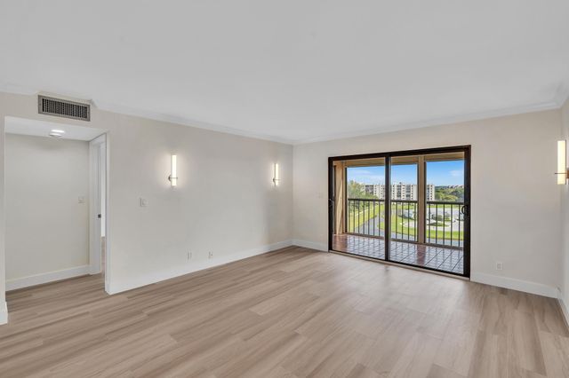 7076 Huntington Lane 803, Delray Beach, FL 33446