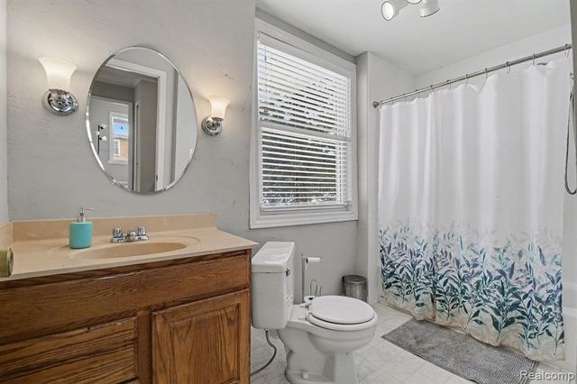 1208 Lear Court, Rochester Hills, MI 48307