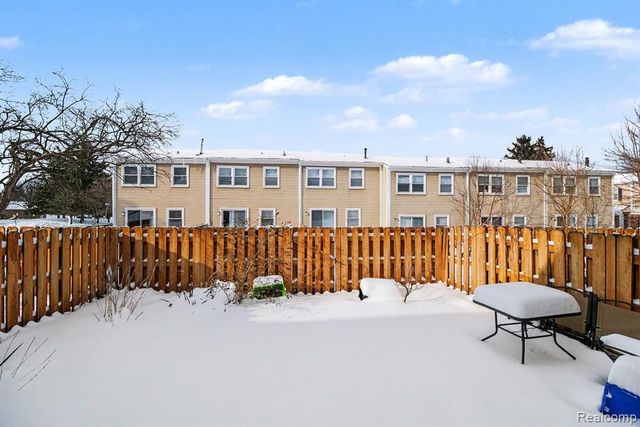 1208 Lear Court, Rochester Hills, MI 48307