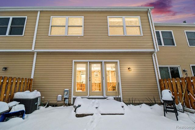 1208 Lear Court, Rochester Hills, MI 48307