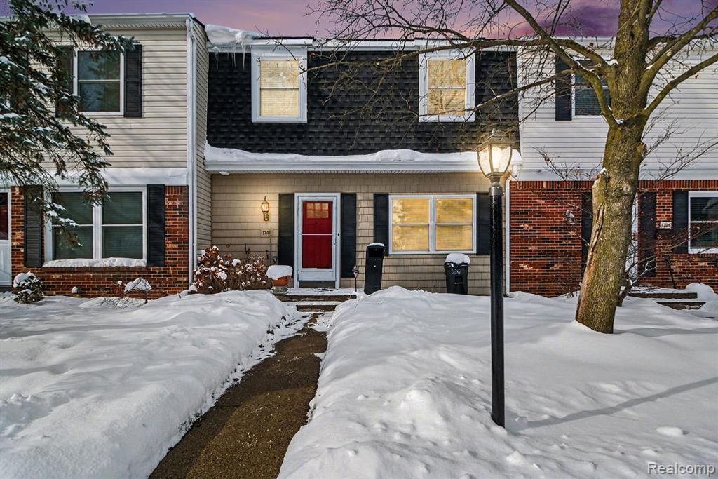 1208 Lear Court, Rochester Hills, MI 48307