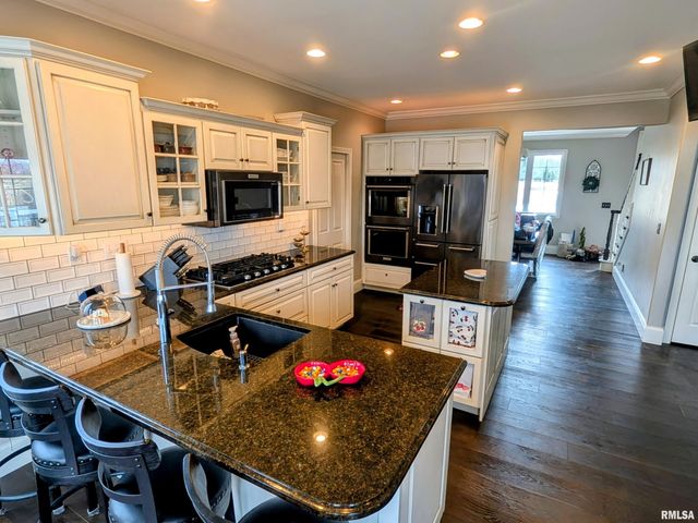 703 MAYFAIR Court, Germantown Hills, IL 61548