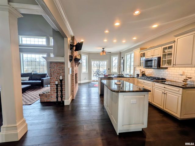 703 MAYFAIR Court, Germantown Hills, IL 61548