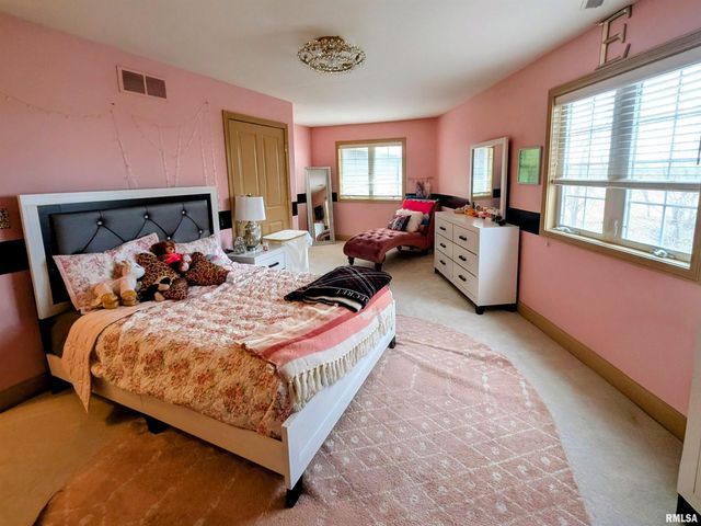 703 MAYFAIR Court, Germantown Hills, IL 61548