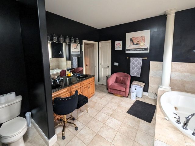 703 MAYFAIR Court, Germantown Hills, IL 61548