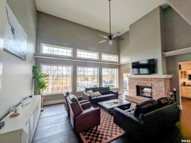 703 MAYFAIR Court, Germantown Hills, IL 61548