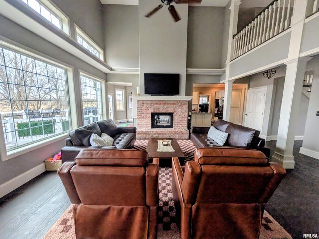 703 MAYFAIR Court, Germantown Hills, IL 61548