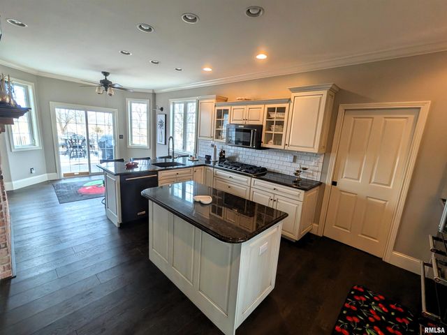 703 MAYFAIR Court, Germantown Hills, IL 61548