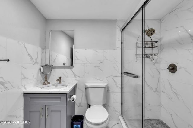 15 Pica Place, Tinton Falls, NJ 07724