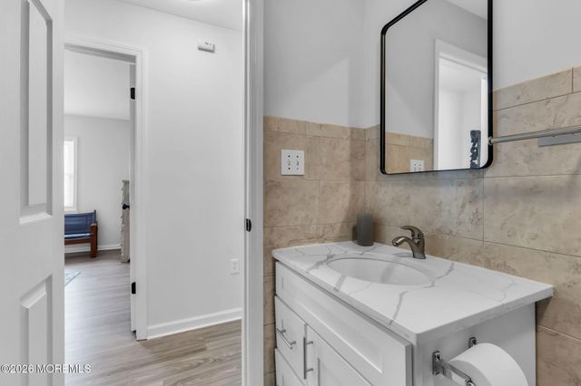 15 Pica Place, Tinton Falls, NJ 07724