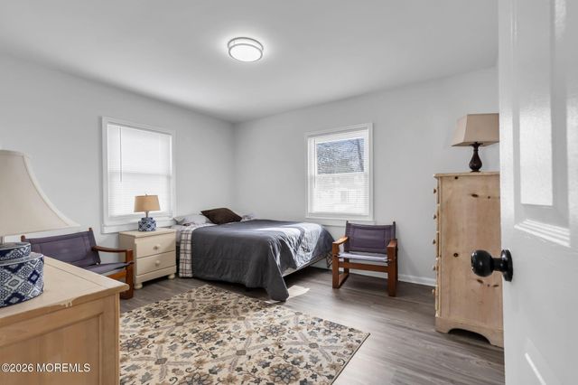 15 Pica Place, Tinton Falls, NJ 07724