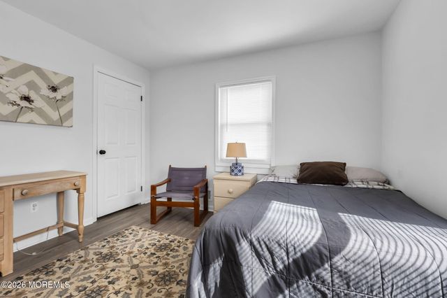 15 Pica Place, Tinton Falls, NJ 07724