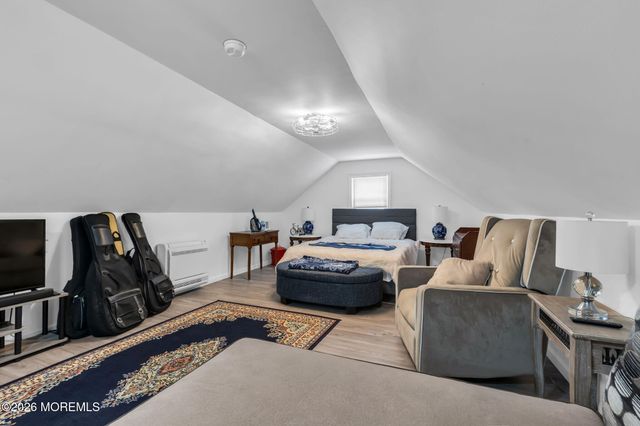 15 Pica Place, Tinton Falls, NJ 07724