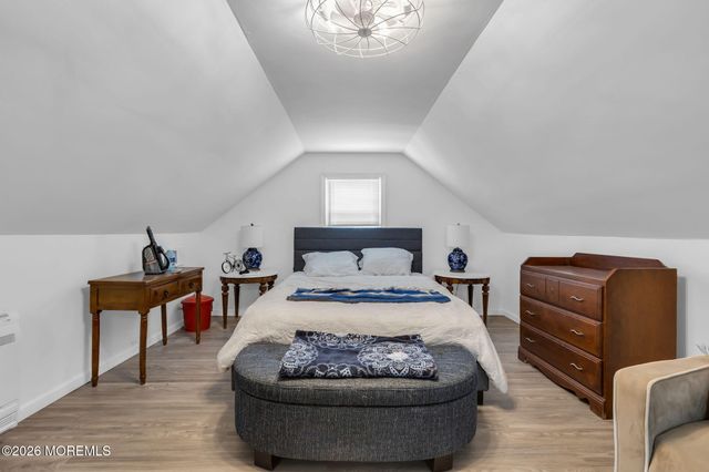 15 Pica Place, Tinton Falls, NJ 07724