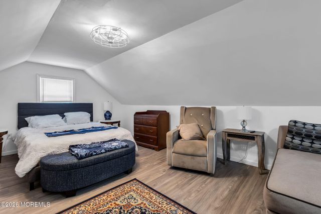 15 Pica Place, Tinton Falls, NJ 07724