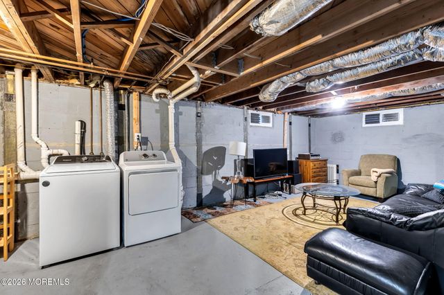 15 Pica Place, Tinton Falls, NJ 07724