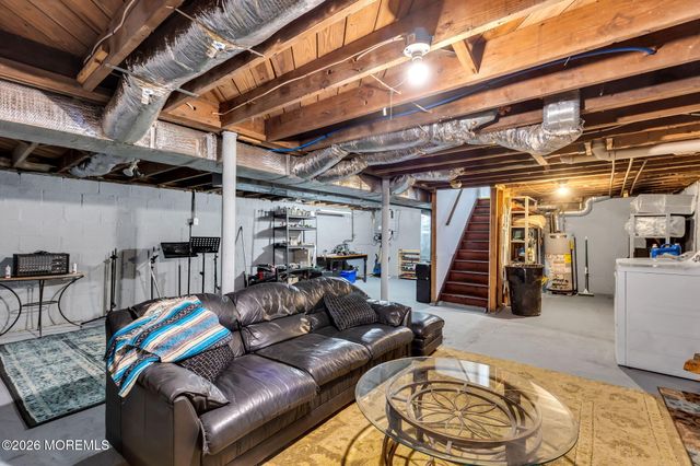 15 Pica Place, Tinton Falls, NJ 07724