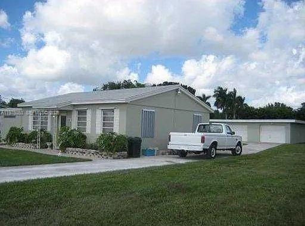 378 SW 6th St, Florida City, FL 33034