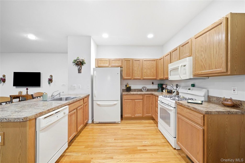 240 Ira Road, Mount Sinai, NY 11766 — photo 2