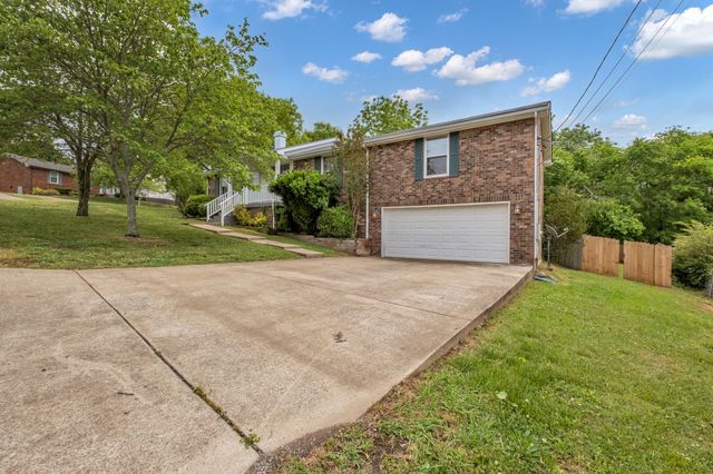 101 Forest Meadows Dr, Hendersonville, TN 37075