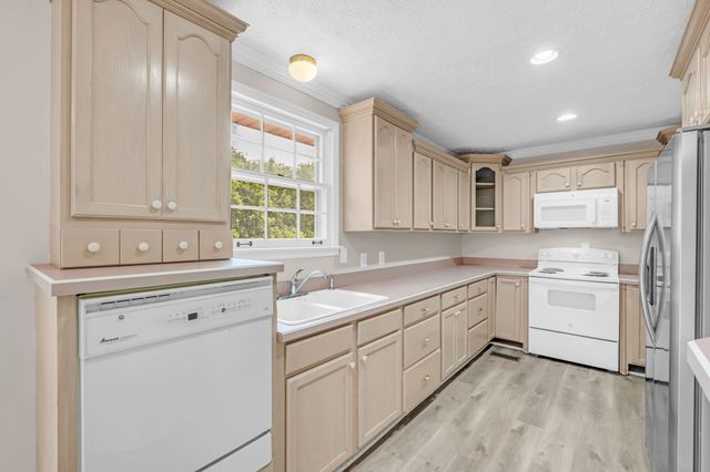 101 Forest Meadows Dr, Hendersonville, TN 37075