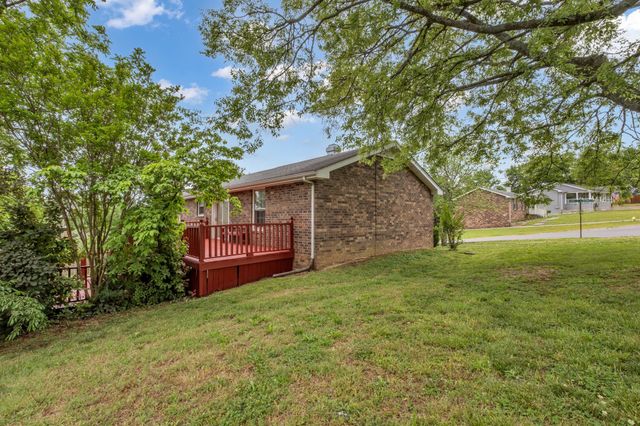101 Forest Meadows Dr, Hendersonville, TN 37075