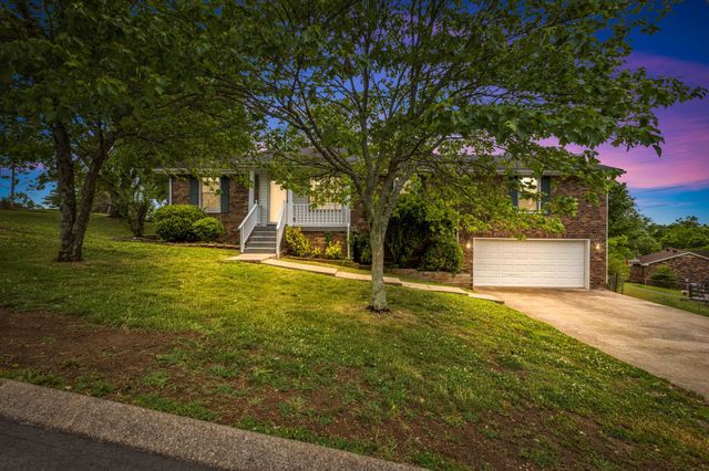 101 Forest Meadows Dr, Hendersonville, TN 37075