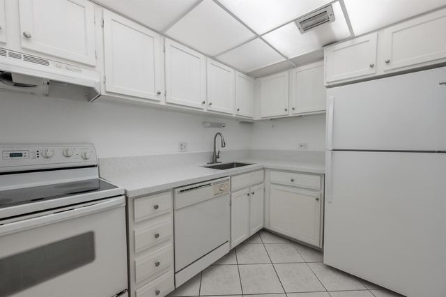 3660 Inverrary Drive 3q, Lauderhill, FL 33319