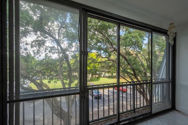 3660 Inverrary Drive 3q, Lauderhill, FL 33319