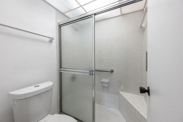 3660 Inverrary Drive 3q, Lauderhill, FL 33319