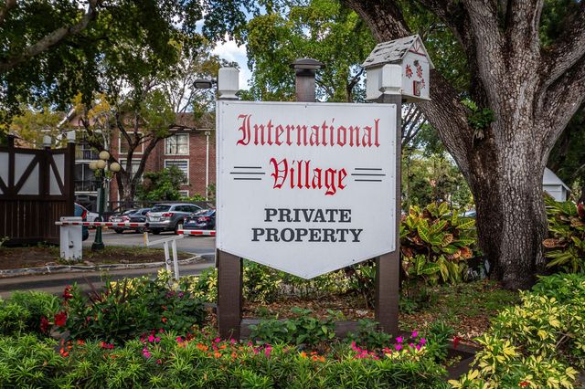 3660 Inverrary Drive 3q, Lauderhill, FL 33319