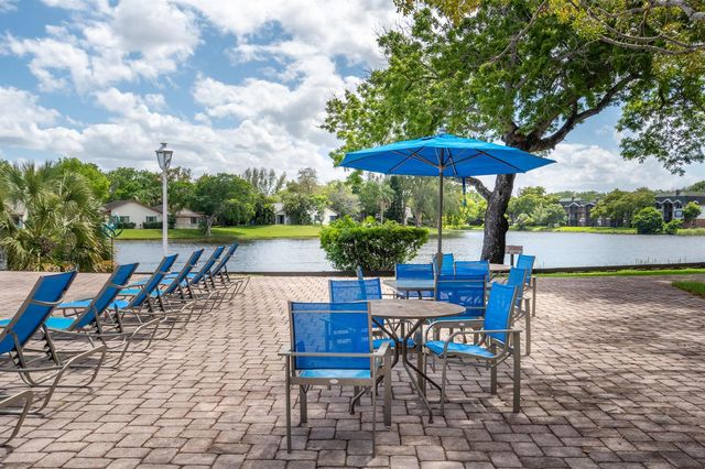 3660 Inverrary Drive 3q, Lauderhill, FL 33319