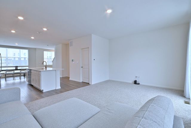 332 Summit Circle, Lombard, IL 60148