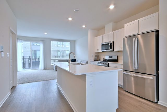 332 Summit Circle, Lombard, IL 60148