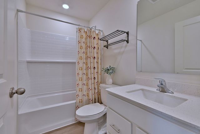 332 Summit Circle, Lombard, IL 60148