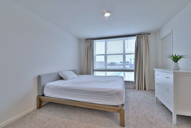 332 Summit Circle, Lombard, IL 60148