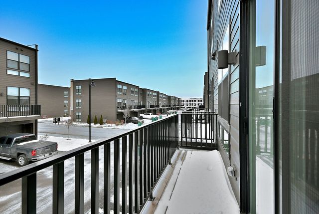 332 Summit Circle, Lombard, IL 60148