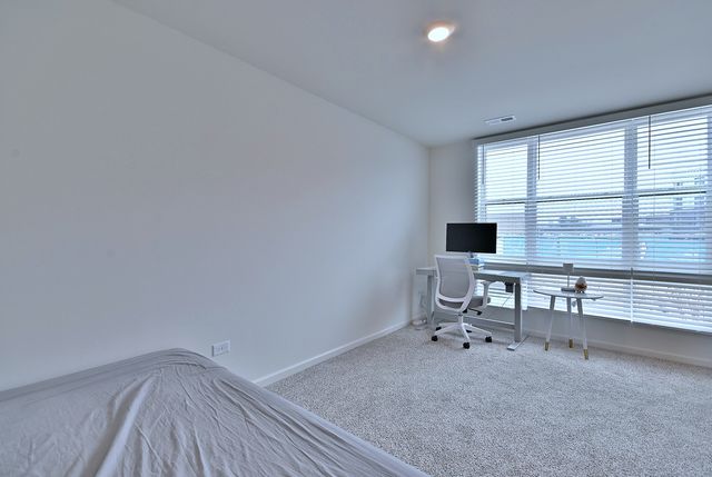 332 Summit Circle, Lombard, IL 60148