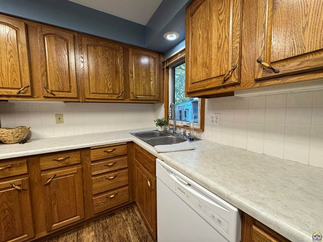 1035 Grand, Emporia, KS 66801