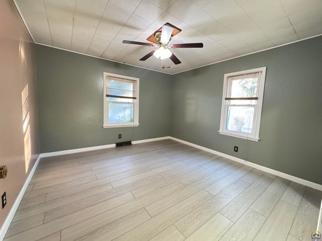 1035 Grand, Emporia, KS 66801