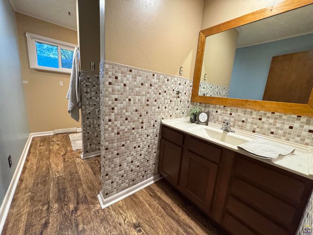 1035 Grand, Emporia, KS 66801