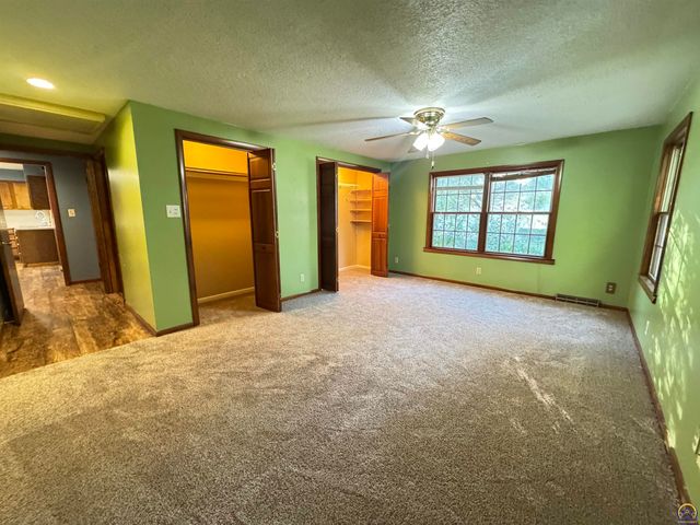 1035 Grand, Emporia, KS 66801