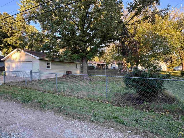 1035 Grand, Emporia, KS 66801