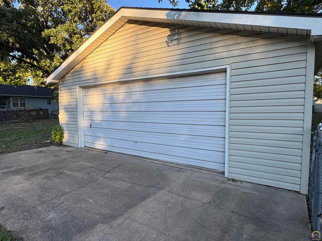 1035 Grand, Emporia, KS 66801