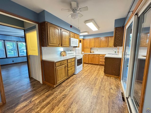 1035 Grand, Emporia, KS 66801