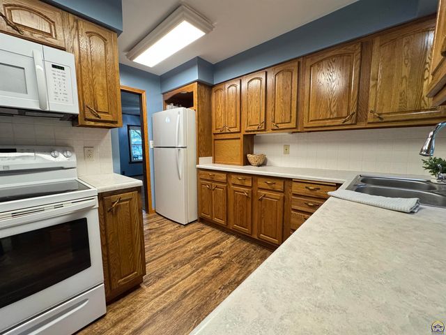 1035 Grand, Emporia, KS 66801