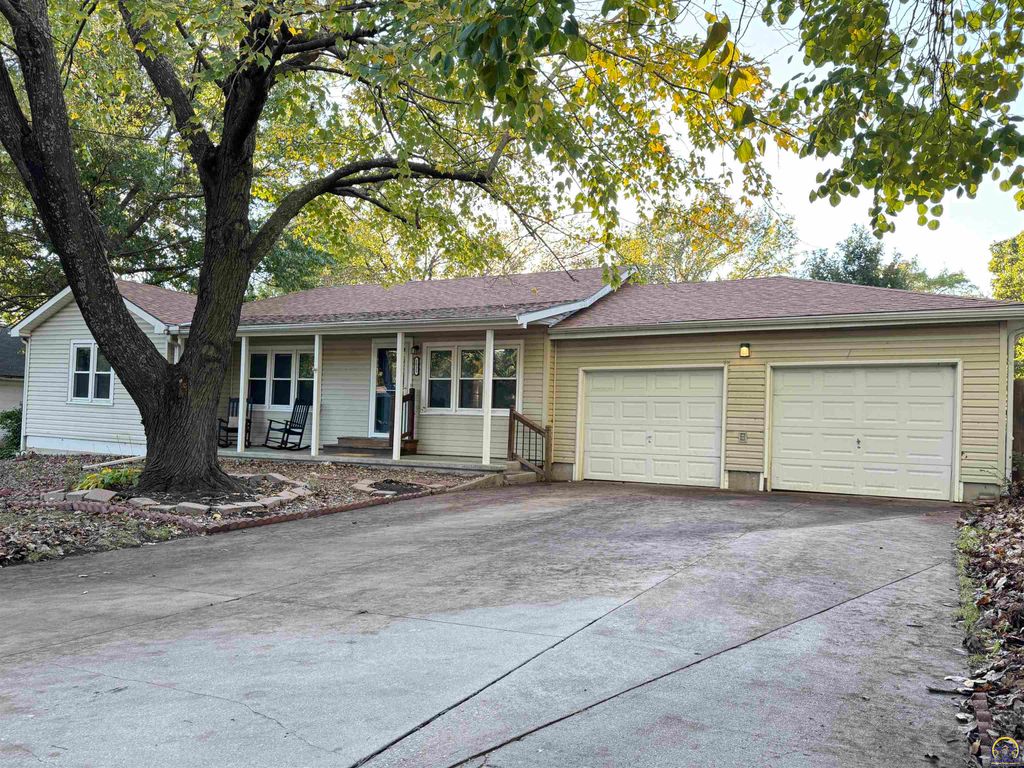 1035 Grand, Emporia, KS 66801