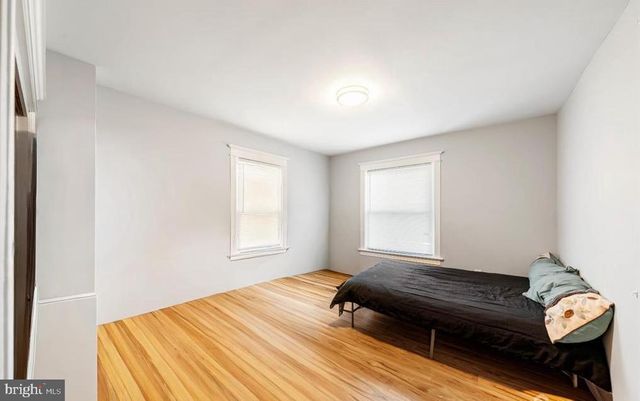 28 OAK LN, Trenton, NJ 08618